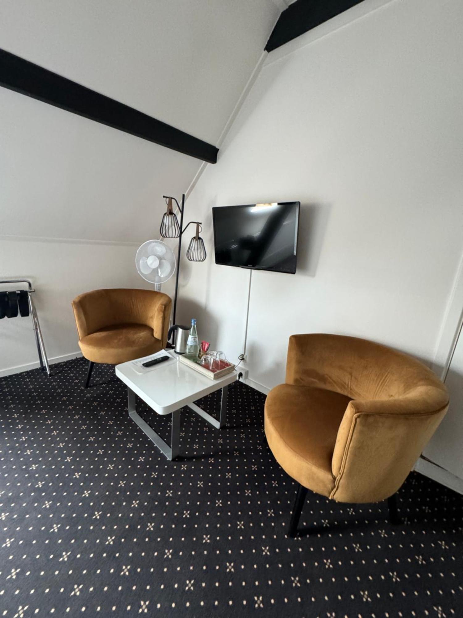 Ouwe Schuure Sluis Exterior foto