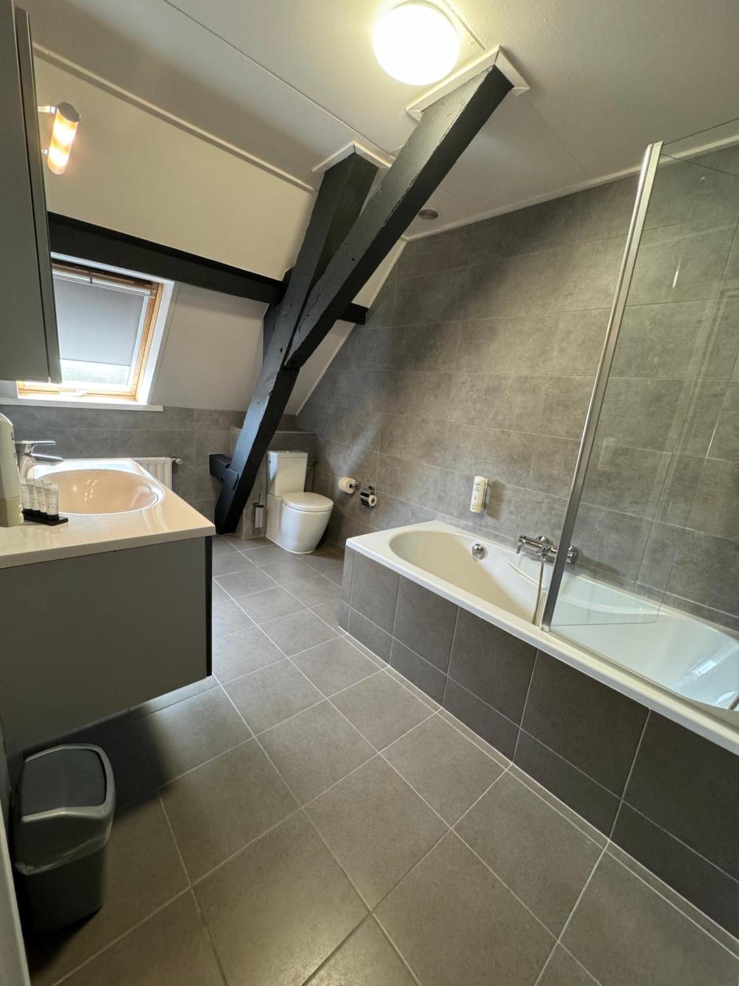 Ouwe Schuure Sluis Exterior foto