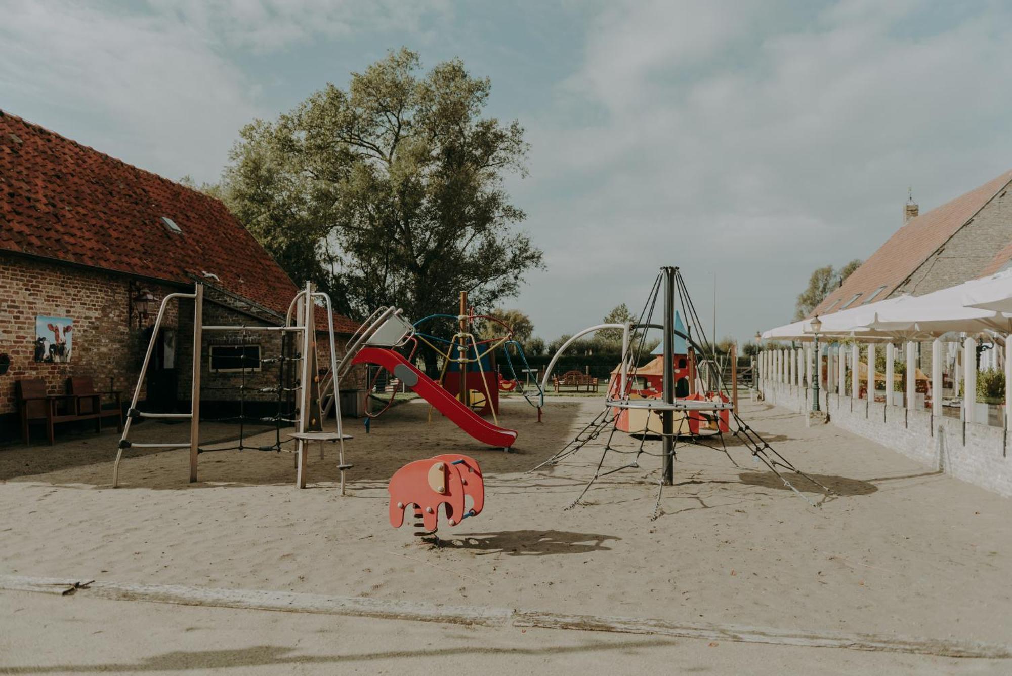 Ouwe Schuure Sluis Exterior foto